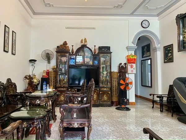 Nhà 2,5 tầng mặt tiền Nguyễn Đức Tịnh, phường An Đông, TP Huế