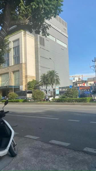 Bán nhà 3 tầng trên đất vuông vức tại đường Hà Nội, Thành Phố Huế